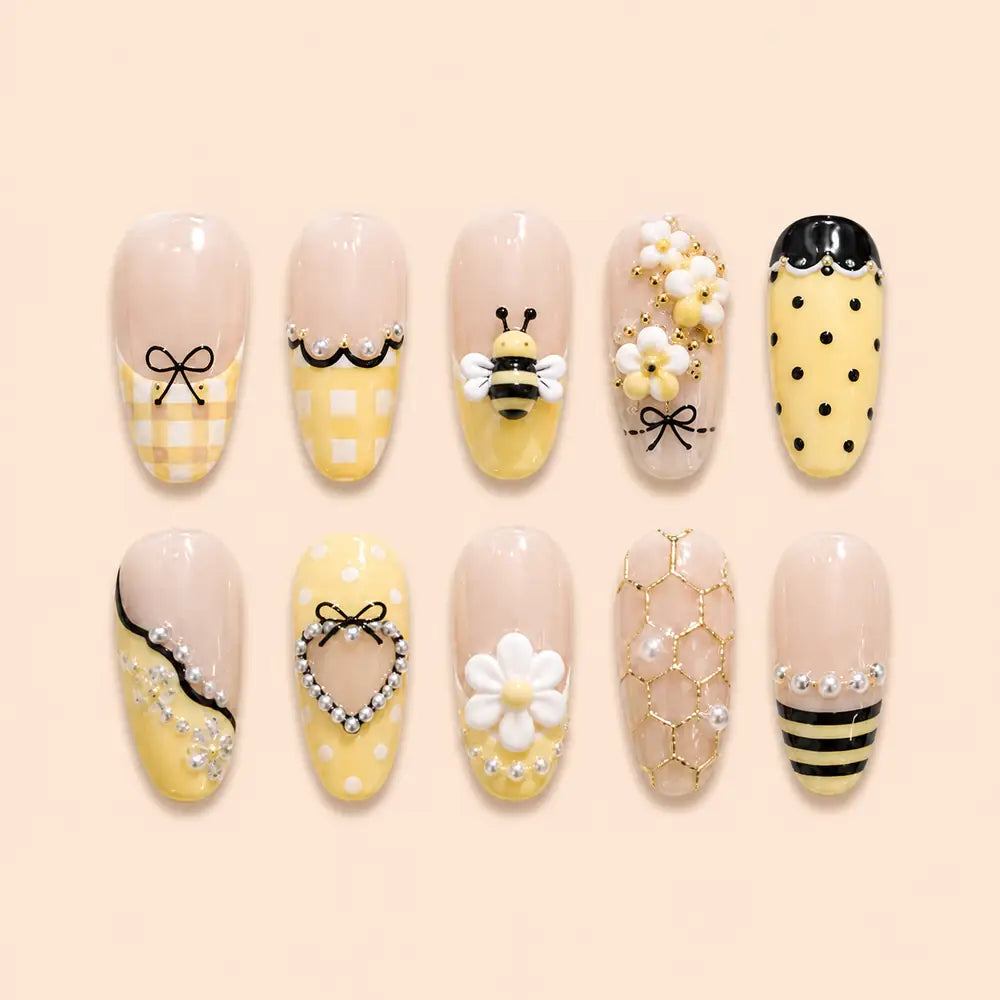 Honeybee Daisy Bow 3D Press On Nails — image 1